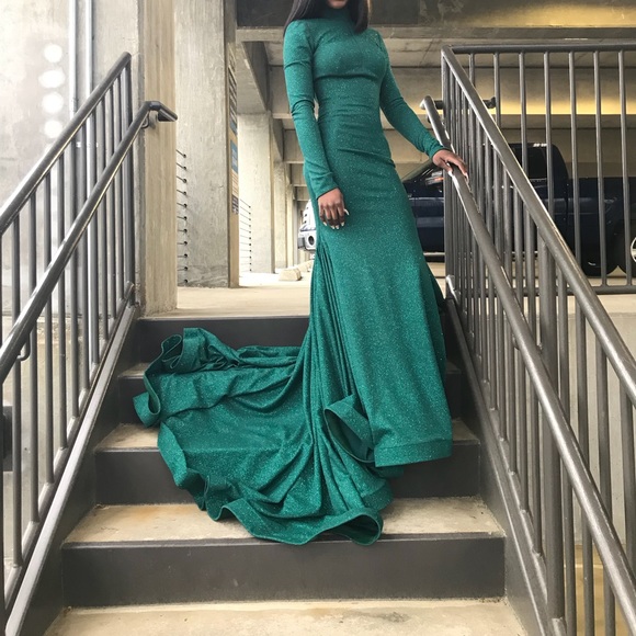 I am selling my Jovani prom dress. - Picture 6 of 8